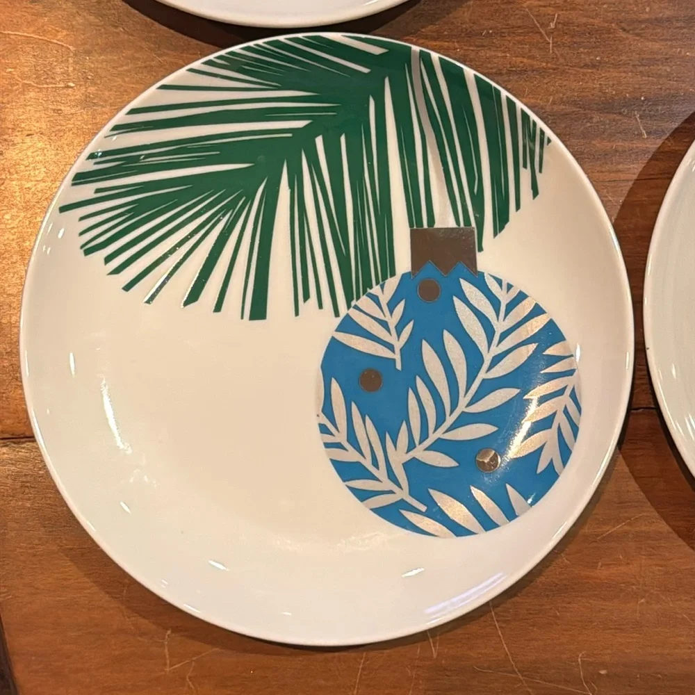 NEW Crate&Barrel Ornaments Christmas 6” Plates Set of 4 Appetizer Dessert EXC
